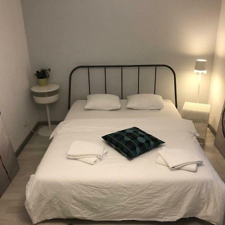 Green Apartment With Terrace 12 Bucureşti Eksteriør bilde