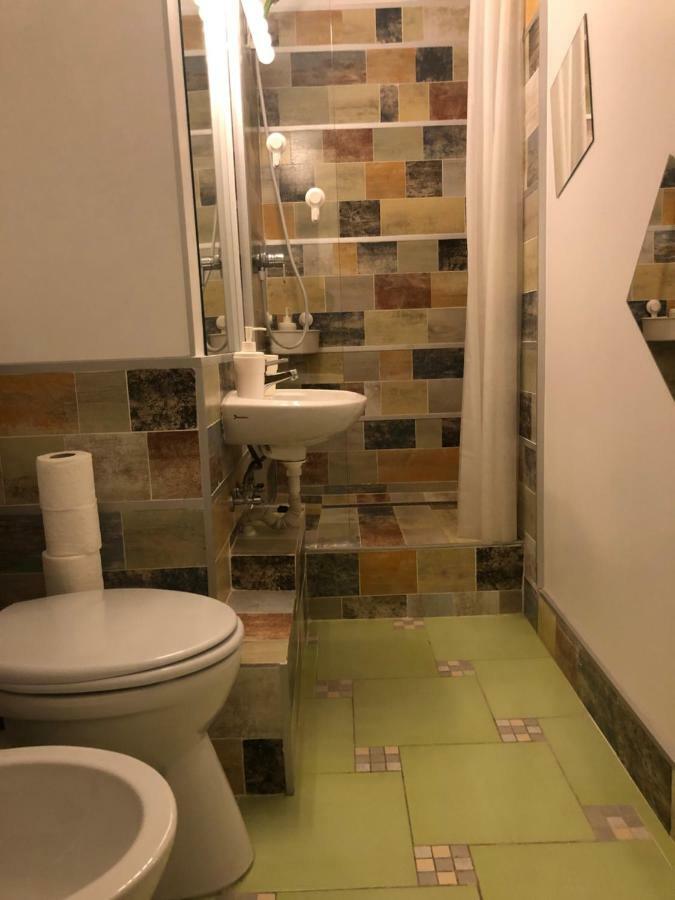 Green Apartment With Terrace 12 Bucureşti Eksteriør bilde