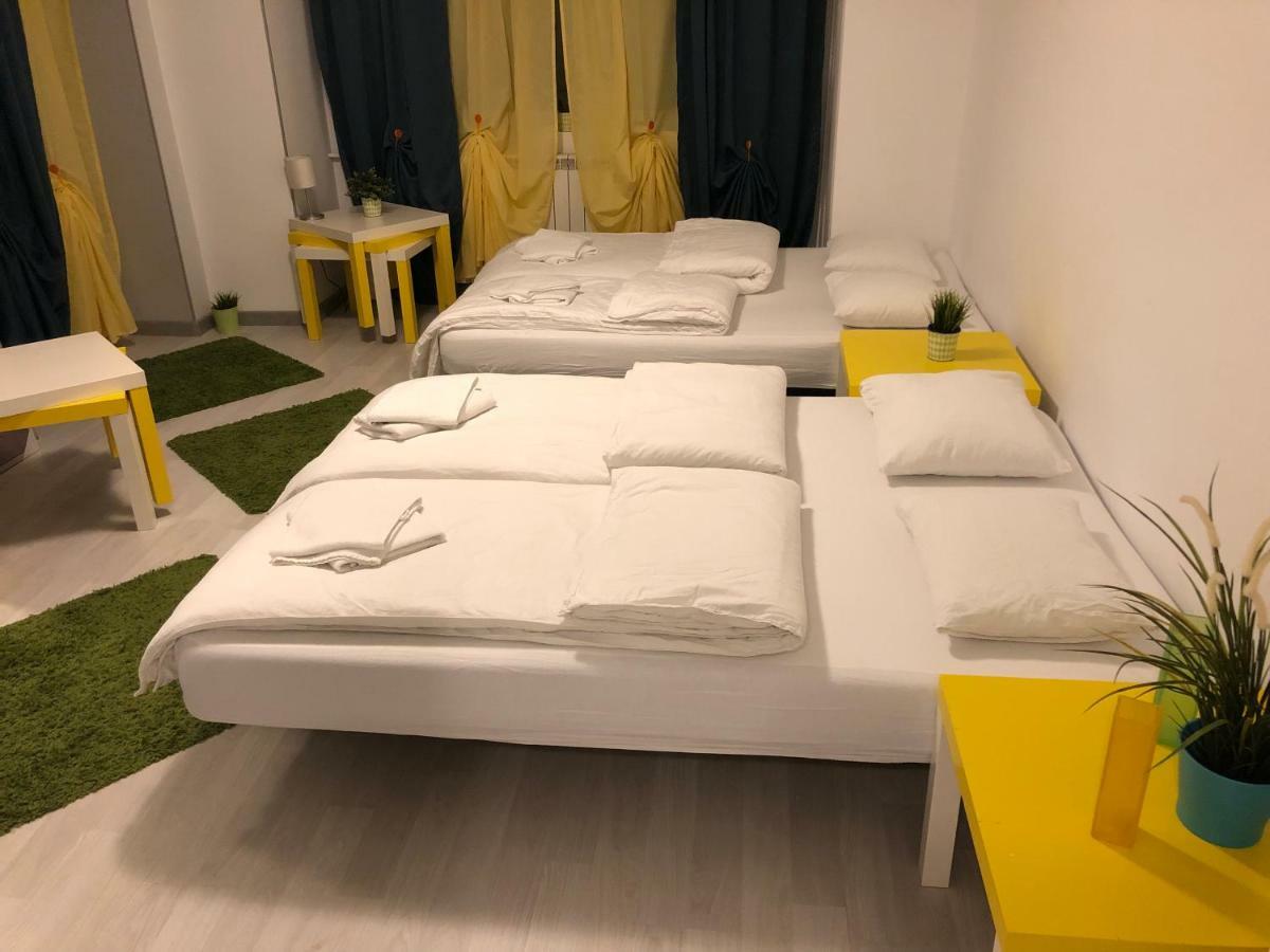 Green Apartment With Terrace 12 Bucureşti Eksteriør bilde